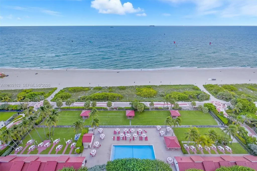 2555 Collins Avenue Miami Beach FL 33140