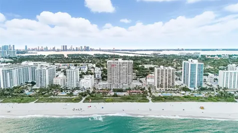 2555 Collins Avenue Miami Beach FL 33140