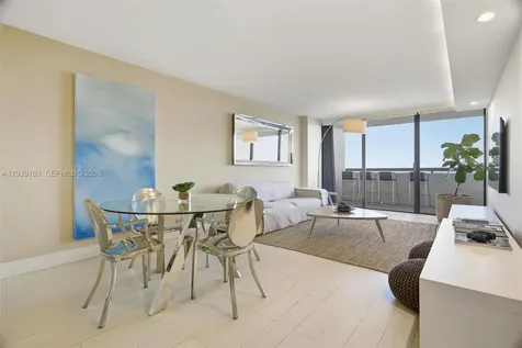 2555 Collins Avenue Miami Beach FL 33140