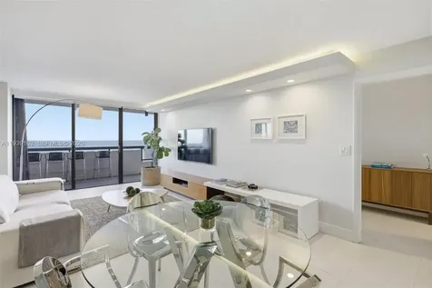 2555 Collins Avenue Miami Beach FL 33140
