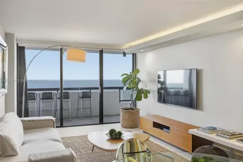 2555 Collins Avenue Miami Beach FL 33140