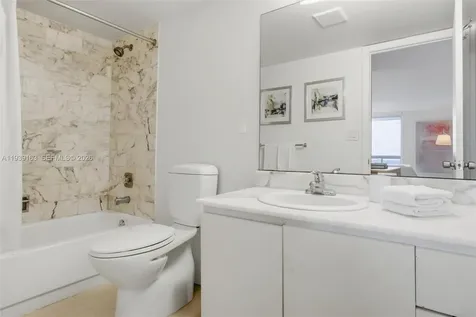 2555 Collins Avenue Miami Beach FL 33140