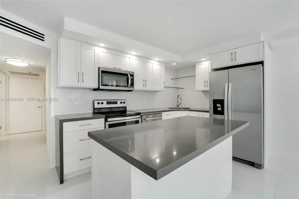 6039 Collins Avenue Miami Beach FL 33140