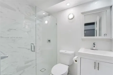 6039 Collins Avenue Miami Beach FL 33140