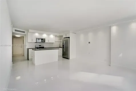 6039 Collins Avenue Miami Beach FL 33140
