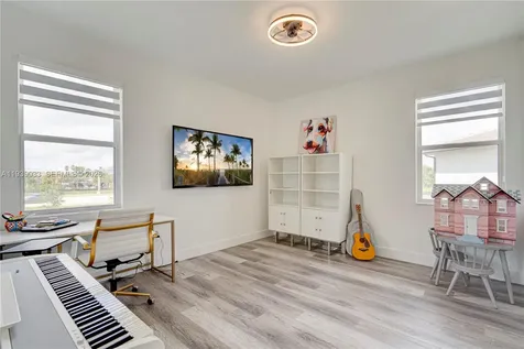 4367 SW 123 Lane Davie FL 33330