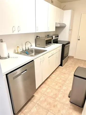 100 Lincoln Road Miami Beach FL 33139
