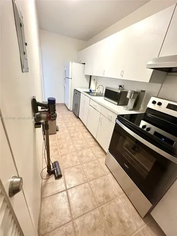100 Lincoln Road Miami Beach FL 33139