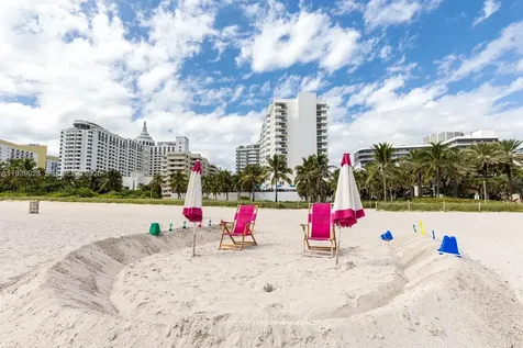 100 Lincoln Road Miami Beach FL 33139