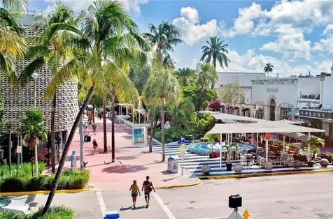 100 Lincoln Road Miami Beach FL 33139