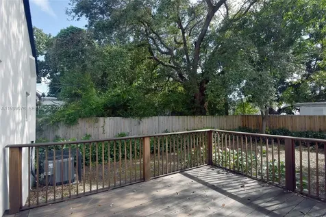 1084 NW 66th Street Miami FL 33150