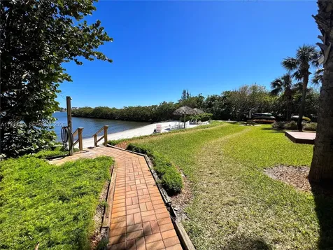 1000 Scotia Drive Hypoluxo FL 33462