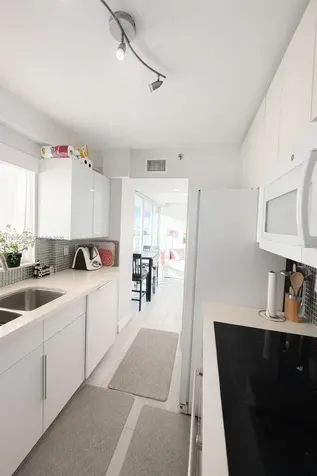 5900 Collins Avenue Miami Beach FL 33140