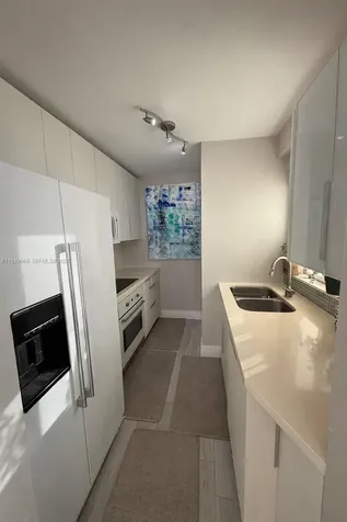 5900 Collins Avenue Miami Beach FL 33140
