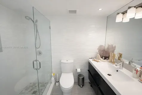 5900 Collins Avenue Miami Beach FL 33140