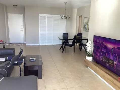 3001 S Ocean Drive Hollywood FL 33019