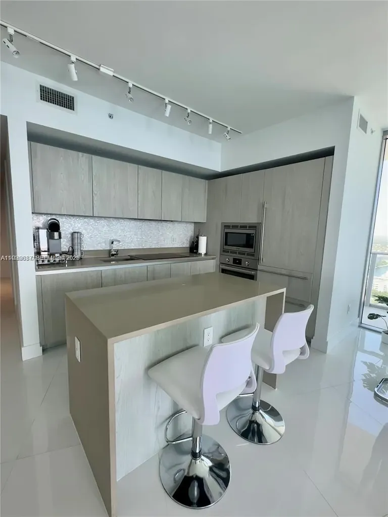 4111 S Ocean Drive Hollywood FL 33019