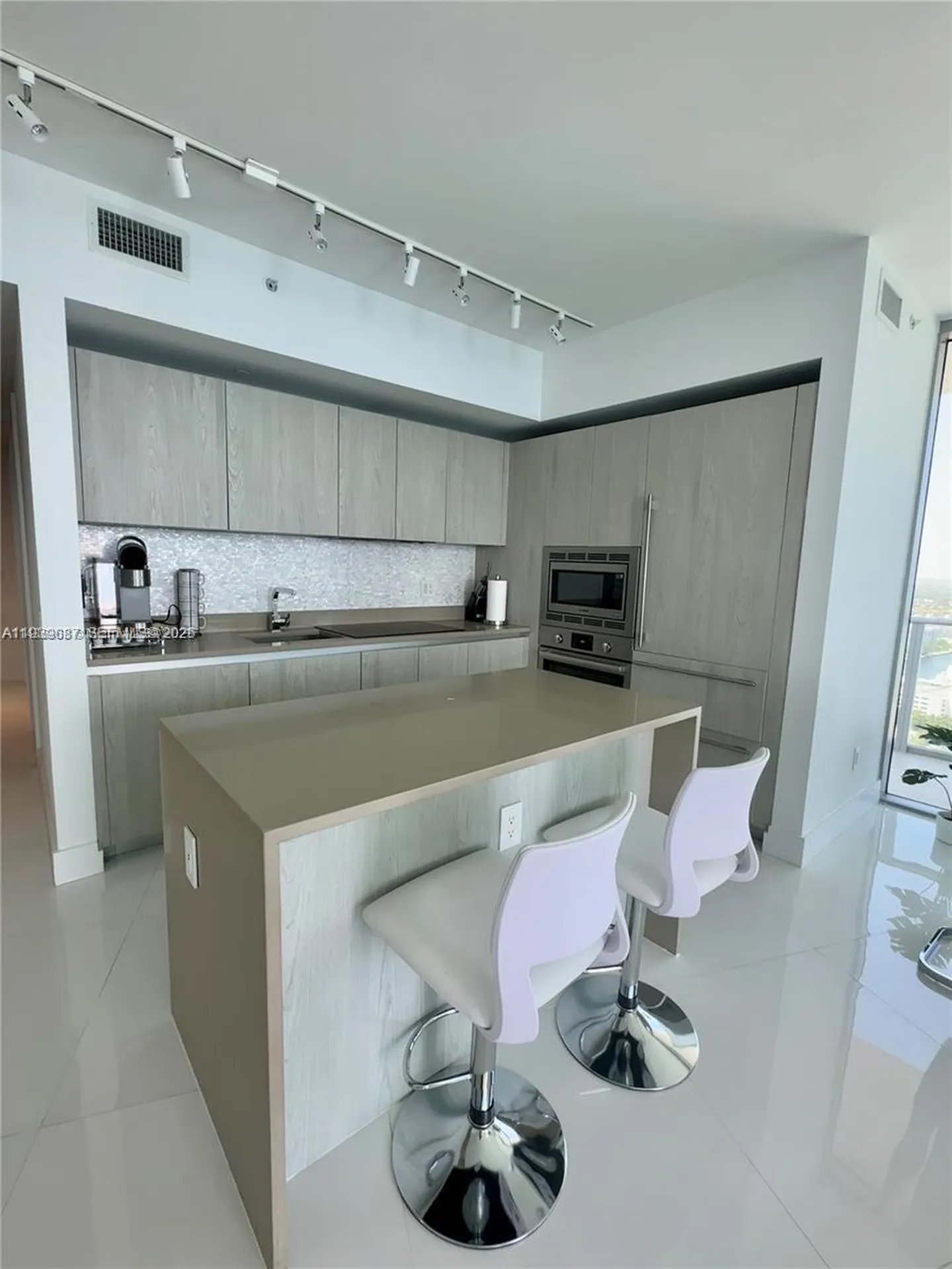 4111 S Ocean Drive Hollywood FL 33019