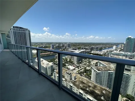 4111 S Ocean Drive Hollywood FL 33019