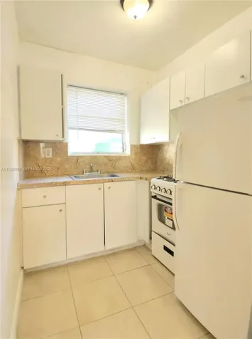 1565 SW 6th Street Miami FL 33135