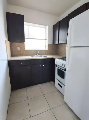 1565 SW 6th Street Miami FL 33135