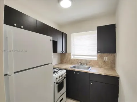 1565 SW 6th Street Miami FL 33135