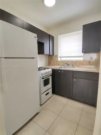 1565 SW 6th Street Miami FL 33135