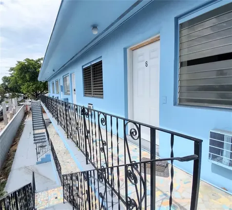 1565 SW 6th Street Miami FL 33135