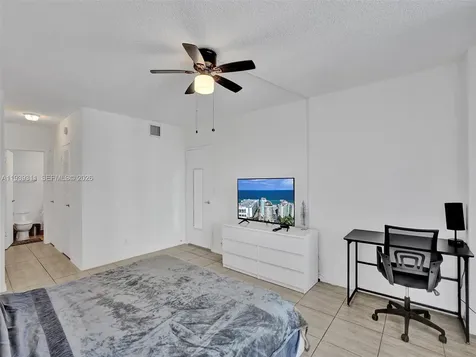 3725 S Ocean Drive Hollywood FL 33019