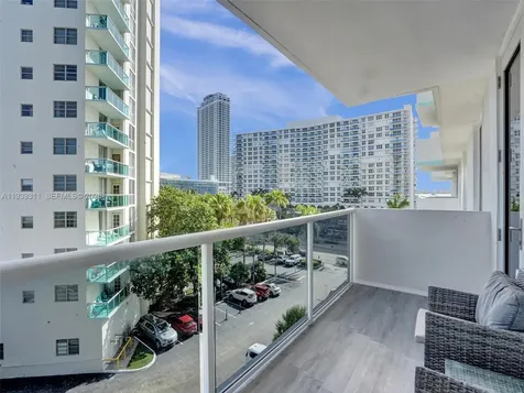 3725 S Ocean Drive Hollywood FL 33019