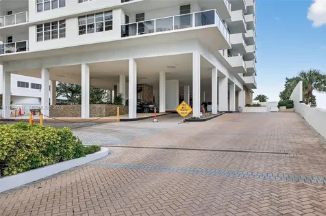 3725 S Ocean Drive Hollywood FL 33019