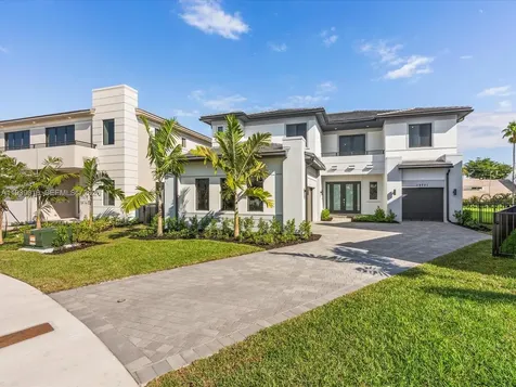 19701 NE 16 Place Miami FL 33179