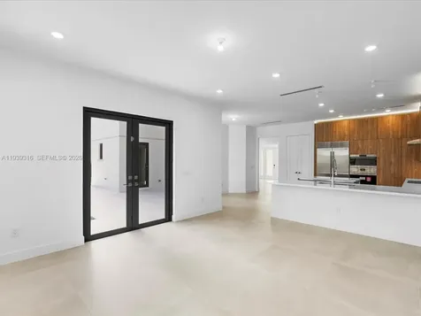 19701 NE 16 Place Miami FL 33179