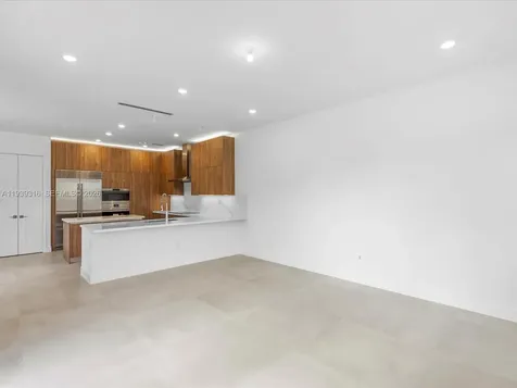 19701 NE 16 Place Miami FL 33179