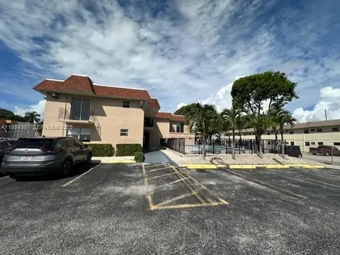 1015 NW 45th Avenue Miami FL 33126