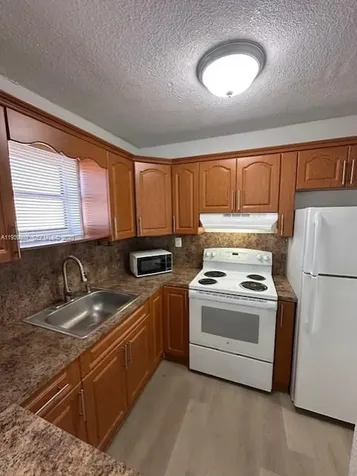 1015 NW 45th Avenue Miami FL 33126