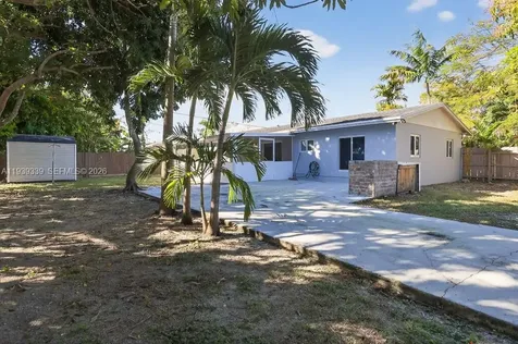 9900 SW 164th Terrace Miami FL 33157