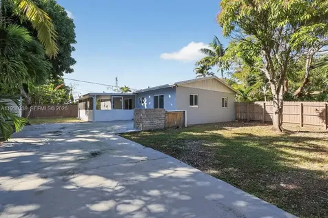 9900 SW 164th Terrace Miami FL 33157