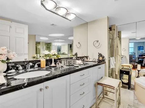 2000 Towerside Terrace Miami FL 33138