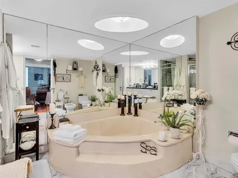 2000 Towerside Terrace Miami FL 33138