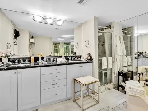 2000 Towerside Terrace Miami FL 33138
