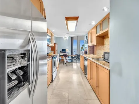 2000 Towerside Terrace Miami FL 33138