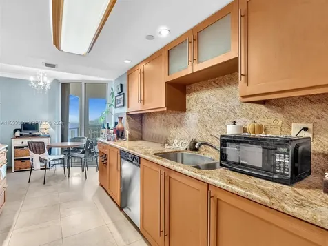 2000 Towerside Terrace Miami FL 33138