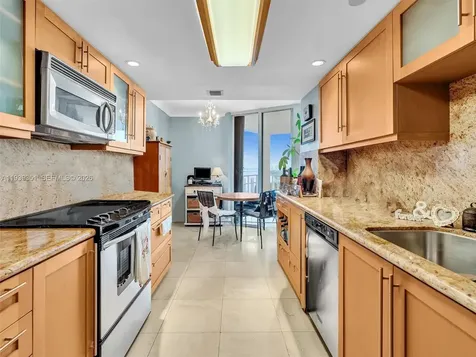 2000 Towerside Terrace Miami FL 33138