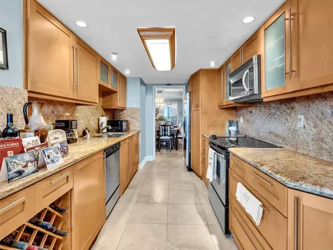 2000 Towerside Terrace Miami FL 33138