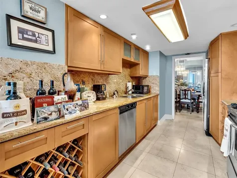 2000 Towerside Terrace Miami FL 33138