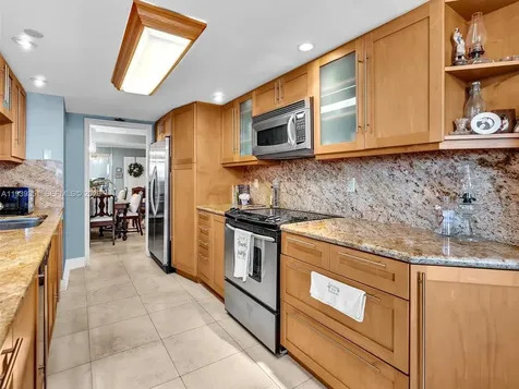 2000 Towerside Terrace Miami FL 33138