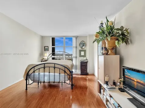 2000 Towerside Terrace Miami FL 33138