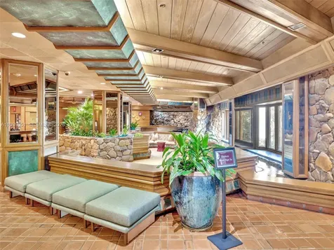 2000 Towerside Terrace Miami FL 33138