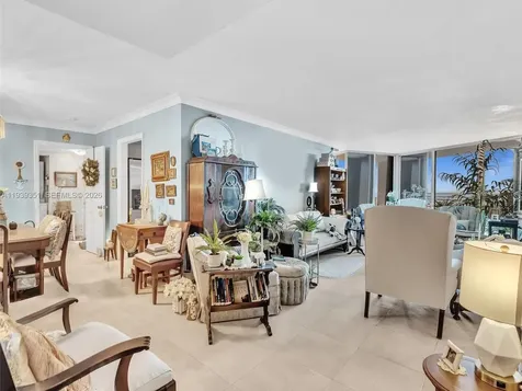 2000 Towerside Terrace Miami FL 33138